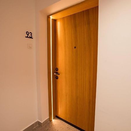 Escapism - Premium 1Br Apartment With Parking بوخارست المظهر الخارجي الصورة