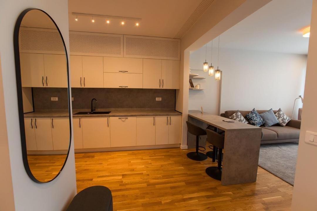 Escapism - Premium 1Br Apartment With Parking بوخارست المظهر الخارجي الصورة