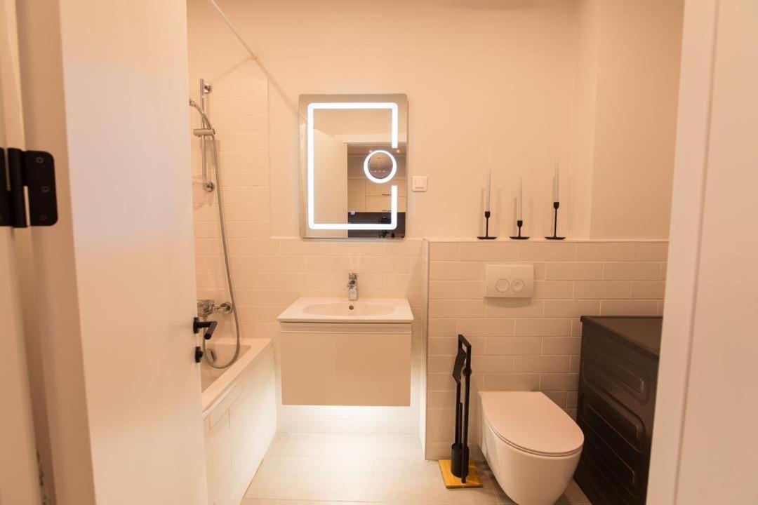 Escapism - Premium 1Br Apartment With Parking بوخارست المظهر الخارجي الصورة