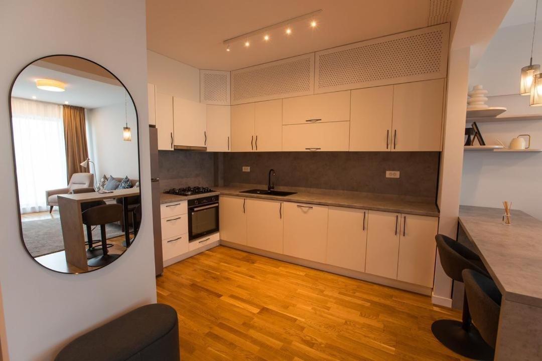 Escapism - Premium 1Br Apartment With Parking بوخارست المظهر الخارجي الصورة